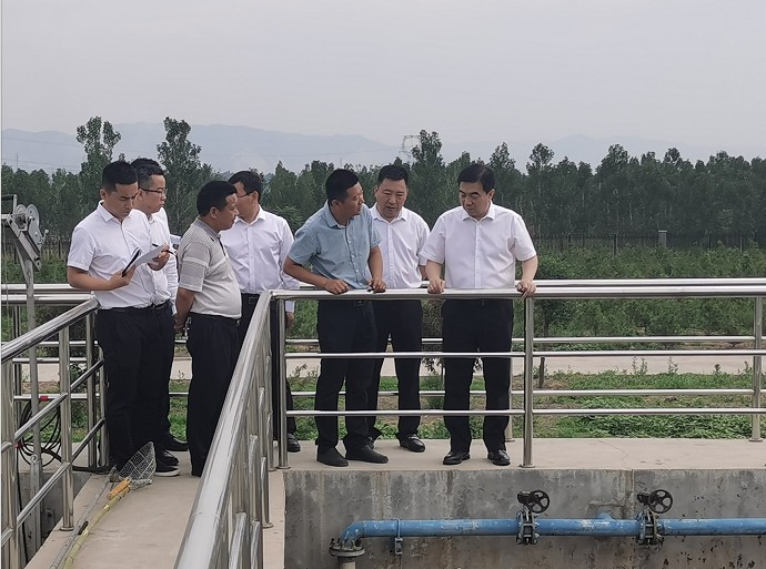 韩都会委副书记、、市长亢振峰到水情形公司韩都会经开区污水厂调研