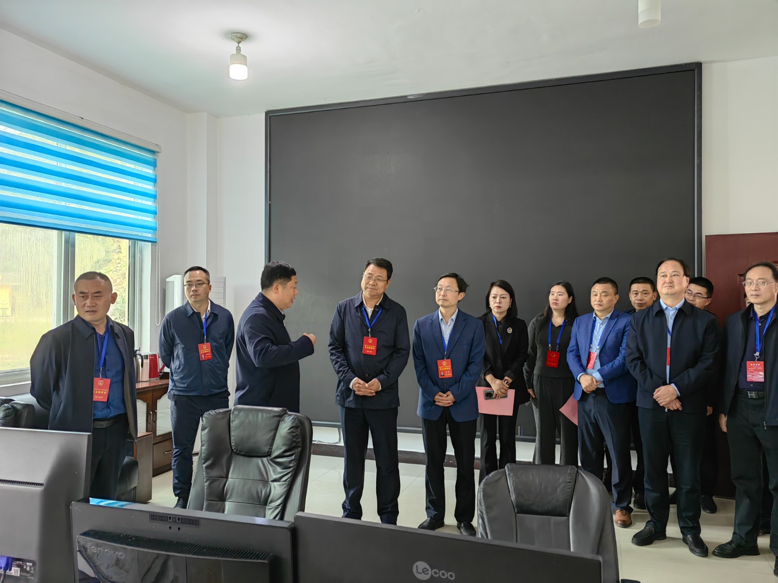 安康市政协副主席、、、岚皋县委书记马雄伟到水情形公司岚皋县城污水处理厂调研