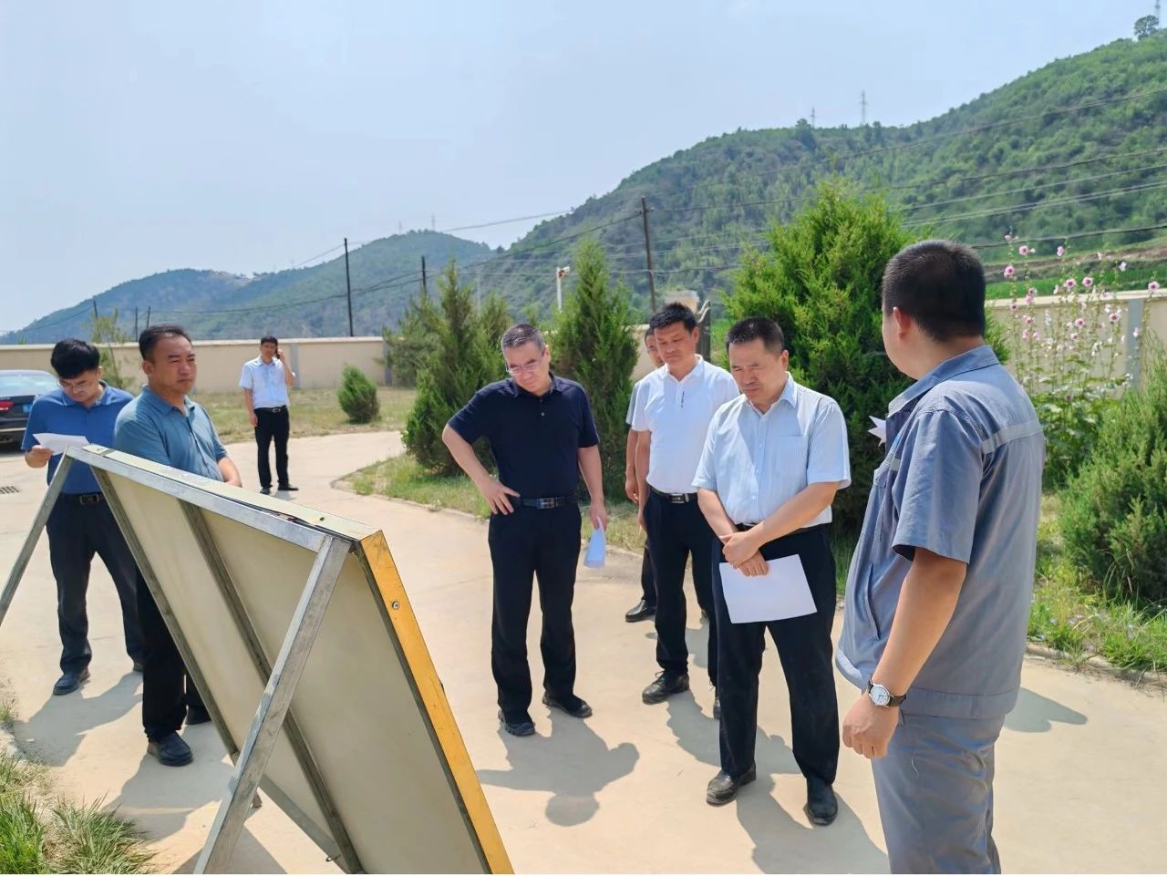 省生态情形厅党组成员、、、副厅长姚晓军到水情形公司安定镇污水处理厂调研