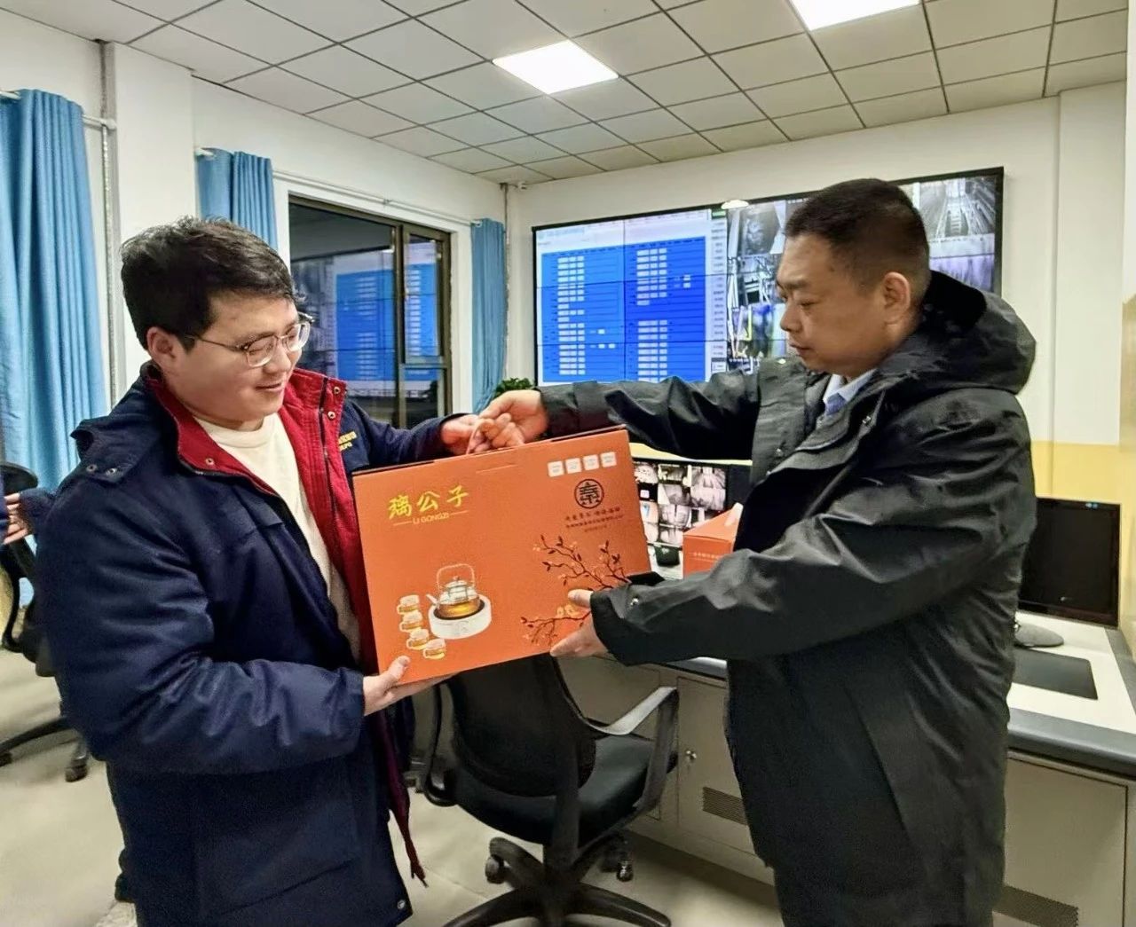 眷注一线，，情暖严冬｜水情形公司工会开展2024年“冬送温暖”慰问活动